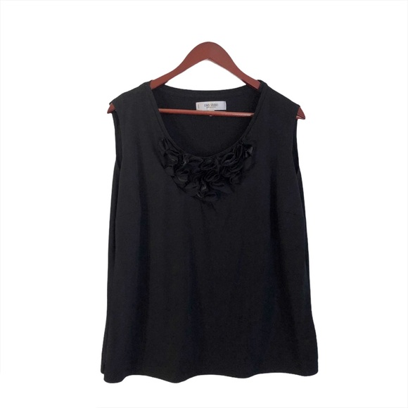Jones Studio Black Floral Short Sleeve Top - Picture 1 of 8